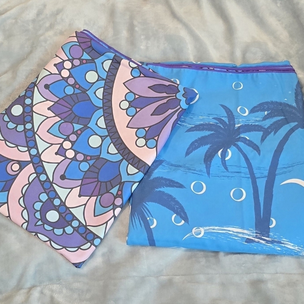 TRAVEL: Set Of 2 Packable Microfiber Reversable Beach Towels (1101)